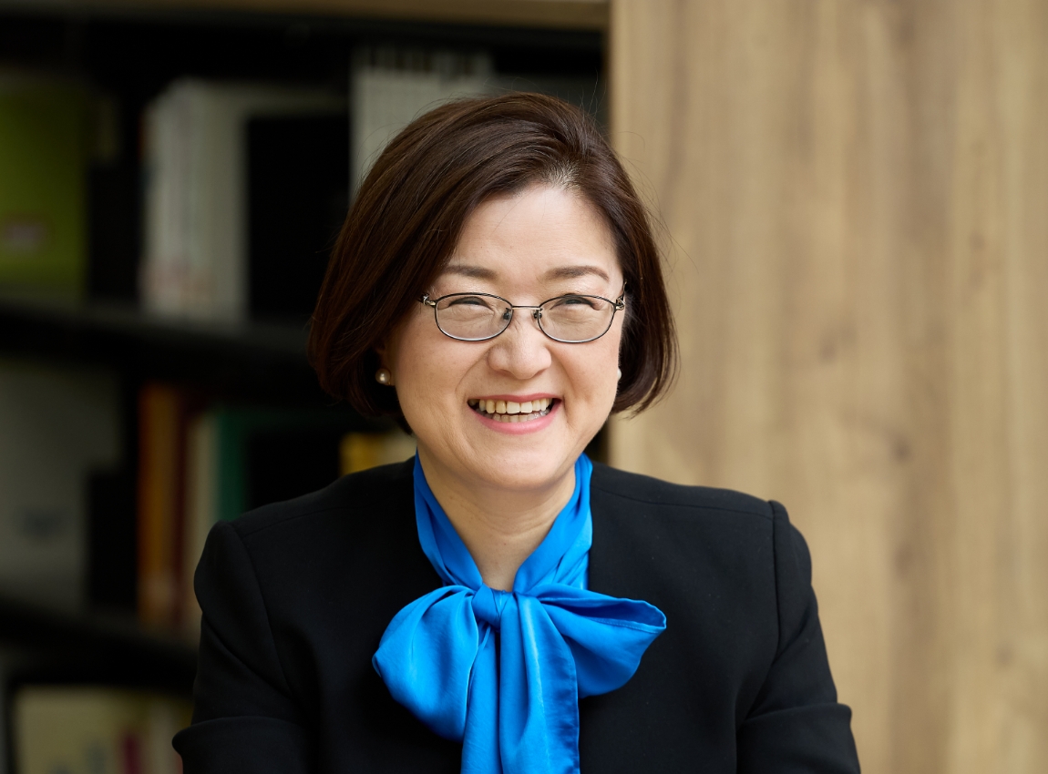 教育分野担当教授 西尾 亜希子